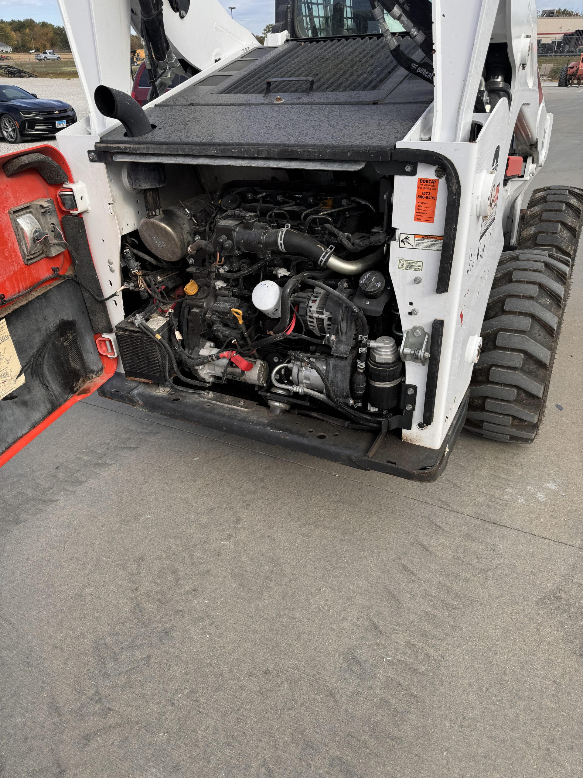 BOBCAT ENGINE COMPARTMENT