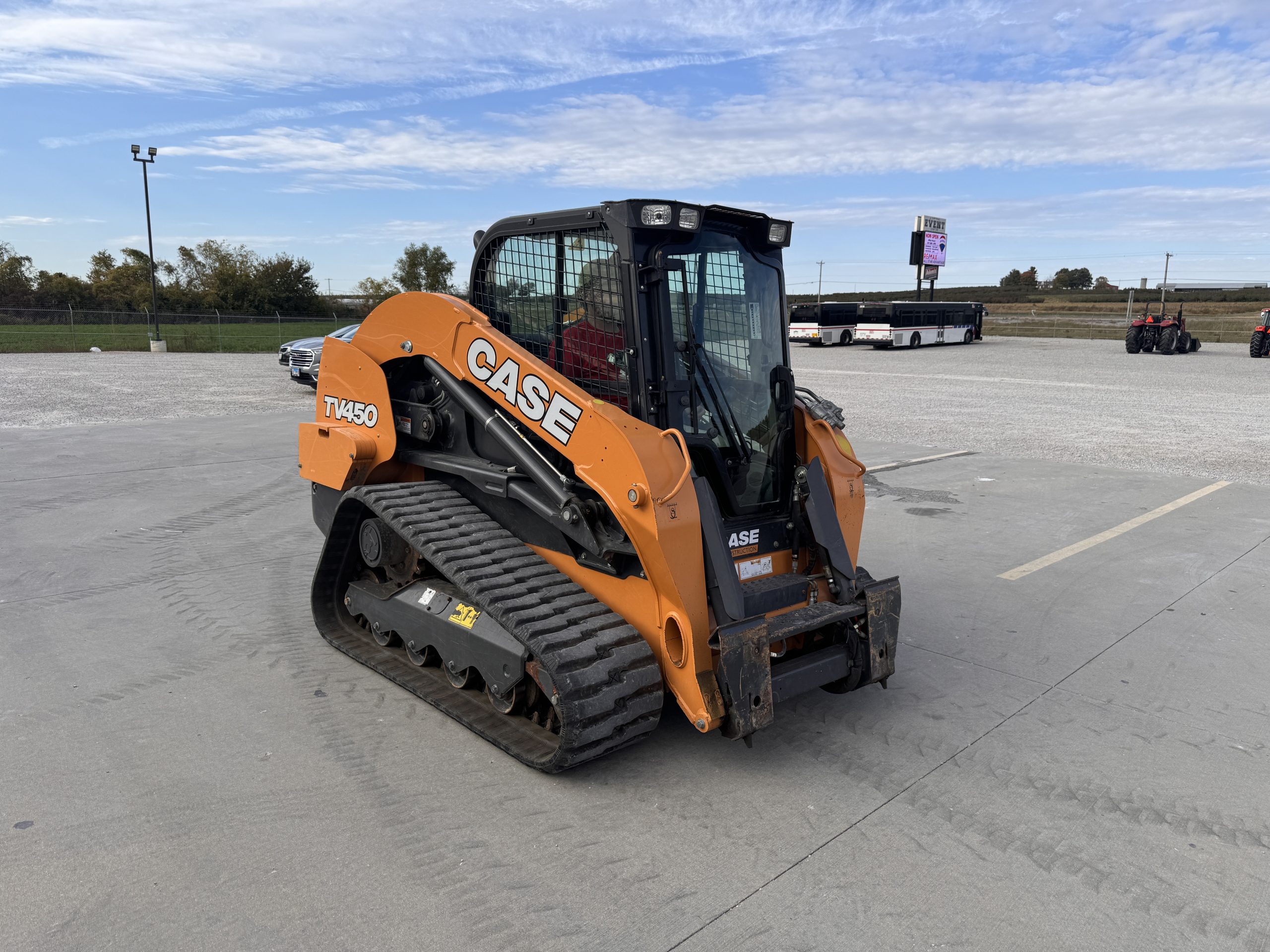 CASE SKID STEER SIDE PROFILE