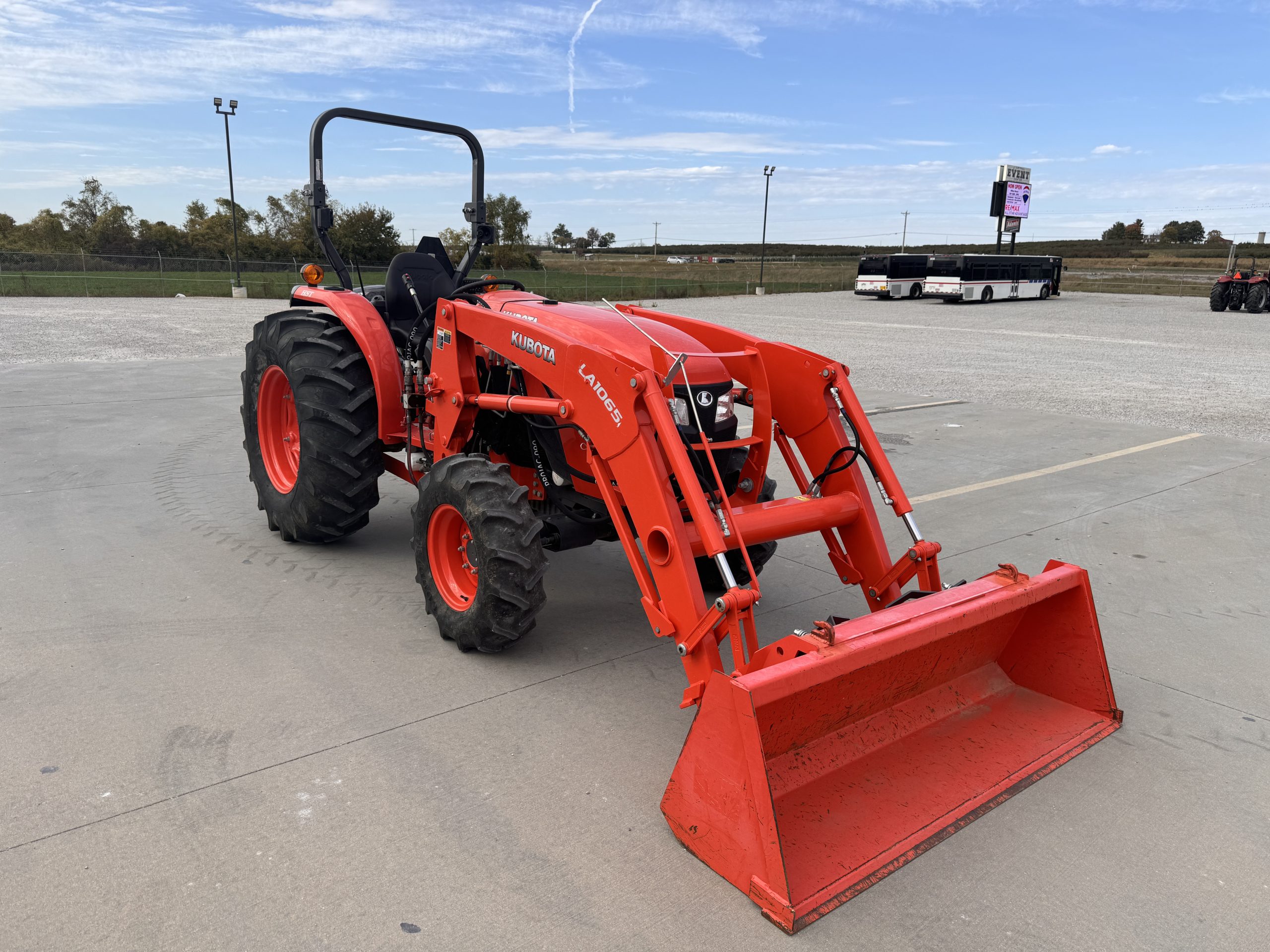 KUBOTA UTILITY SIDE PROFILE